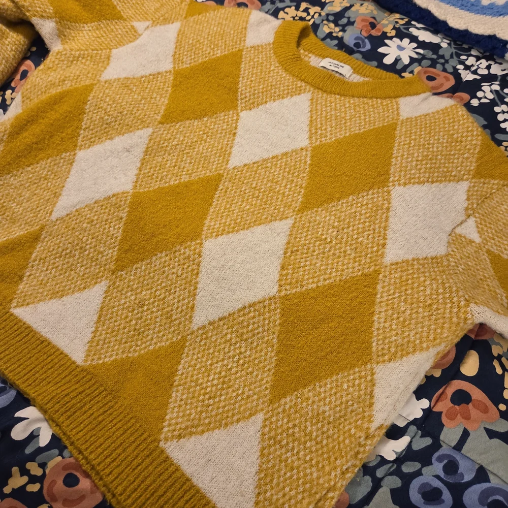 Jacqueline de Yong Mustard Yellow and Cream Sweater - Picture 4 of 11